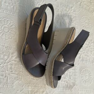 Clarks Womens Palm Glow Peep Toe Casual Platform Sandals size 6.5 Gray NWT